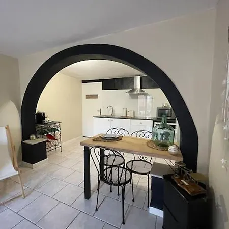 Studio De 29 M2 En Rdc Dans Bastide Avec Piscine