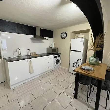 Apartman Studio De 29 M2 En Rdc Dans Bastide Avec Piscine